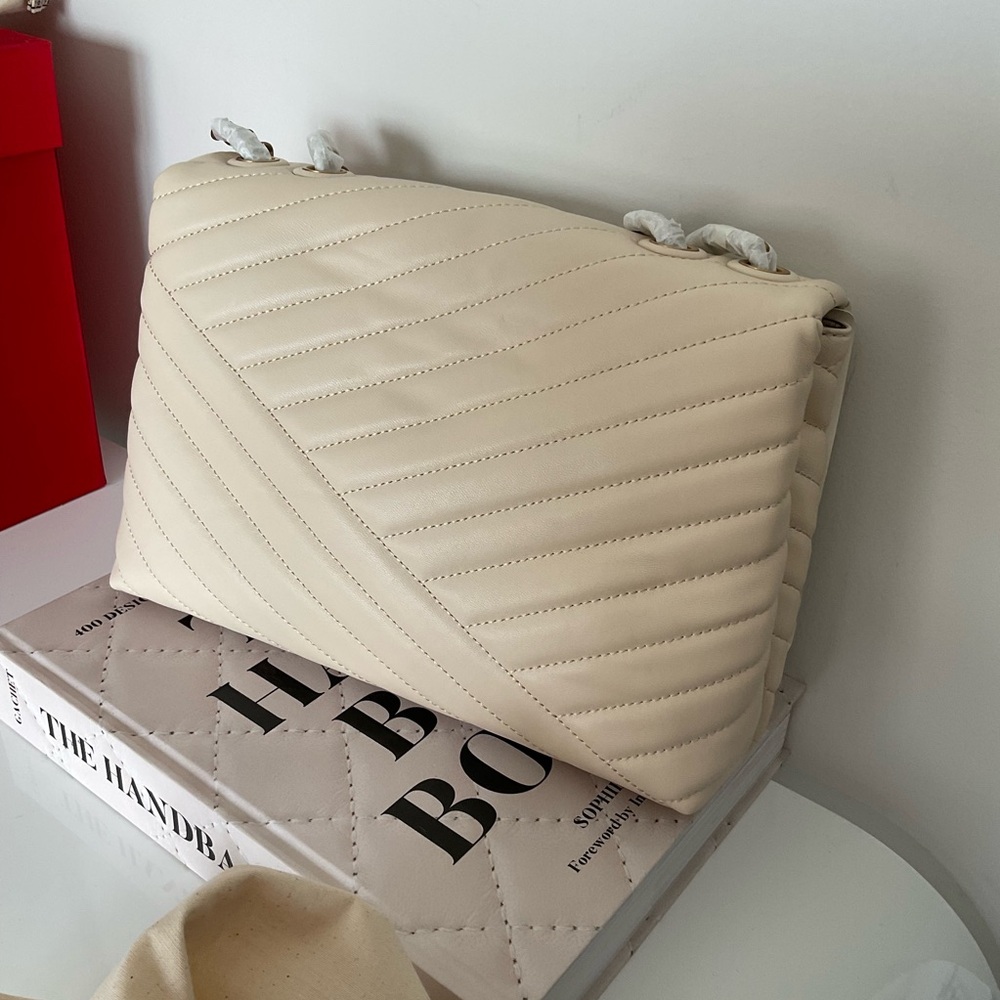Tory Burch Kira Chevron Crossbody/ Shoulder Bag - Picture 7 of 9